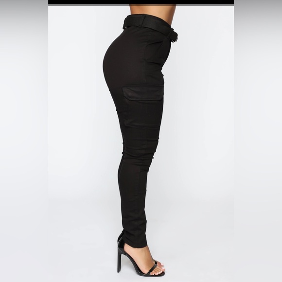 Black Fashionnova cargo pants with belt - Picture 5 of 5